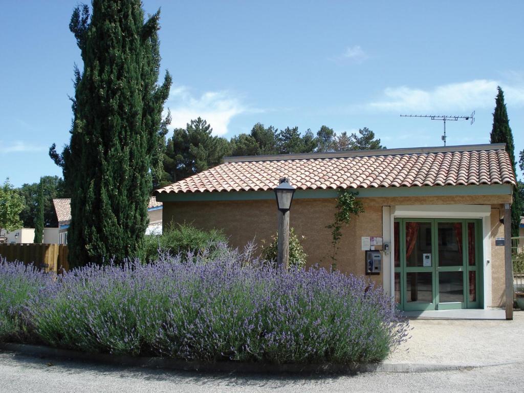 Lagrange Vacances Les Mazets De Gaujac Gaujac  Exterior photo